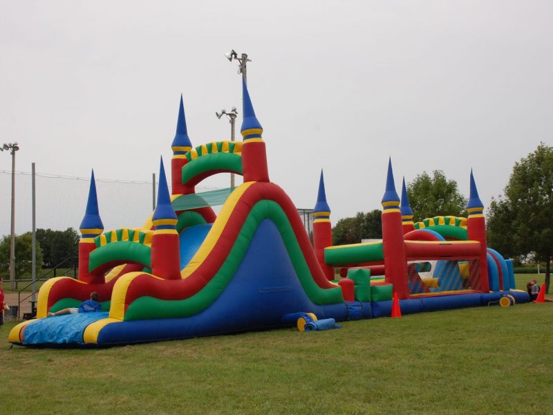 Jeu gonflable lors de la Fête St-Mathieu